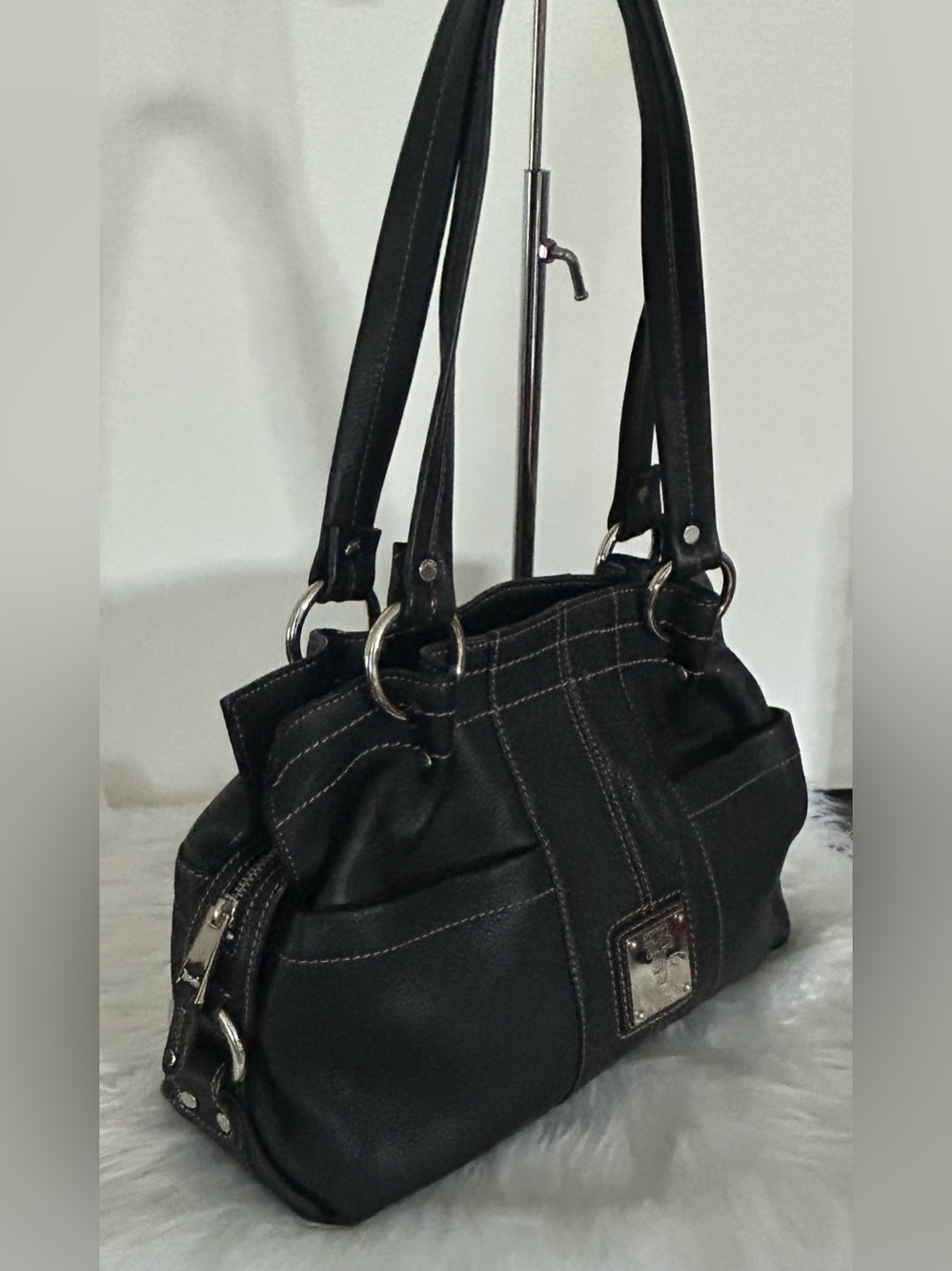 Tignanello Black Leather Shoulder Tote Satchel Multi Pocket Bag everyday tote - Picture 4 of 13
